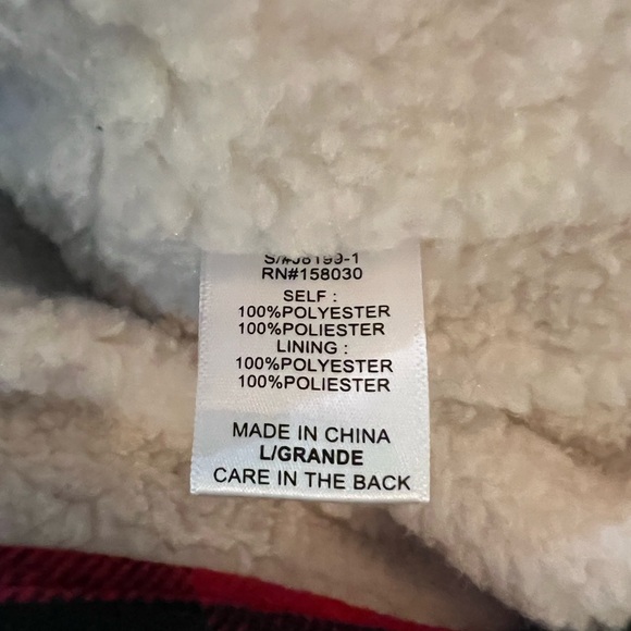 Love Tree plaid faux sherpa  lined warm jacket♥️ EUC - Picture 9 of 9